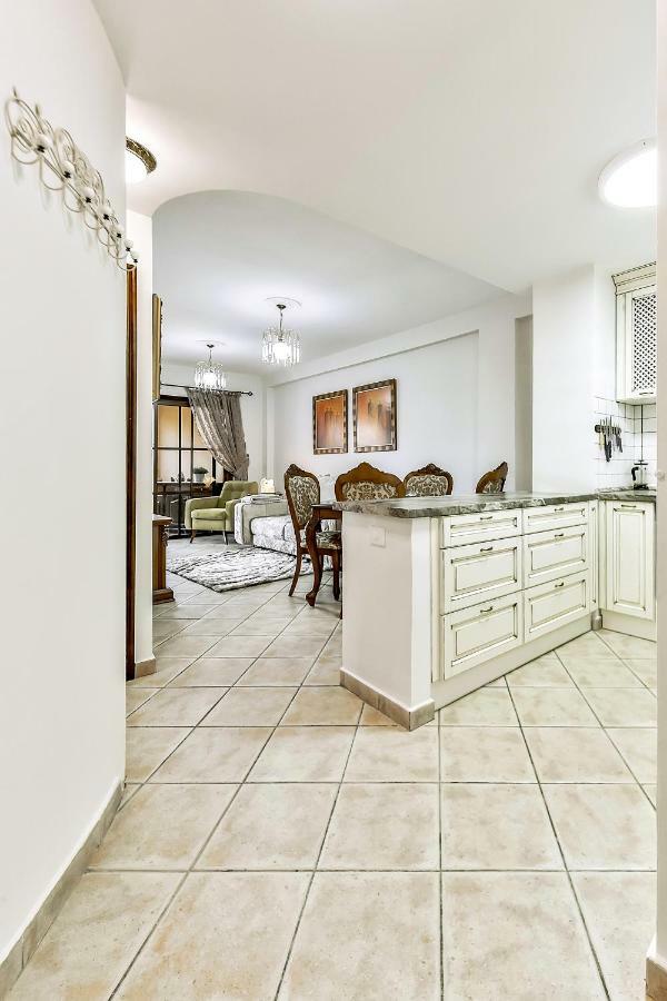 Apartment Elite Palace Адехе Екстериор снимка