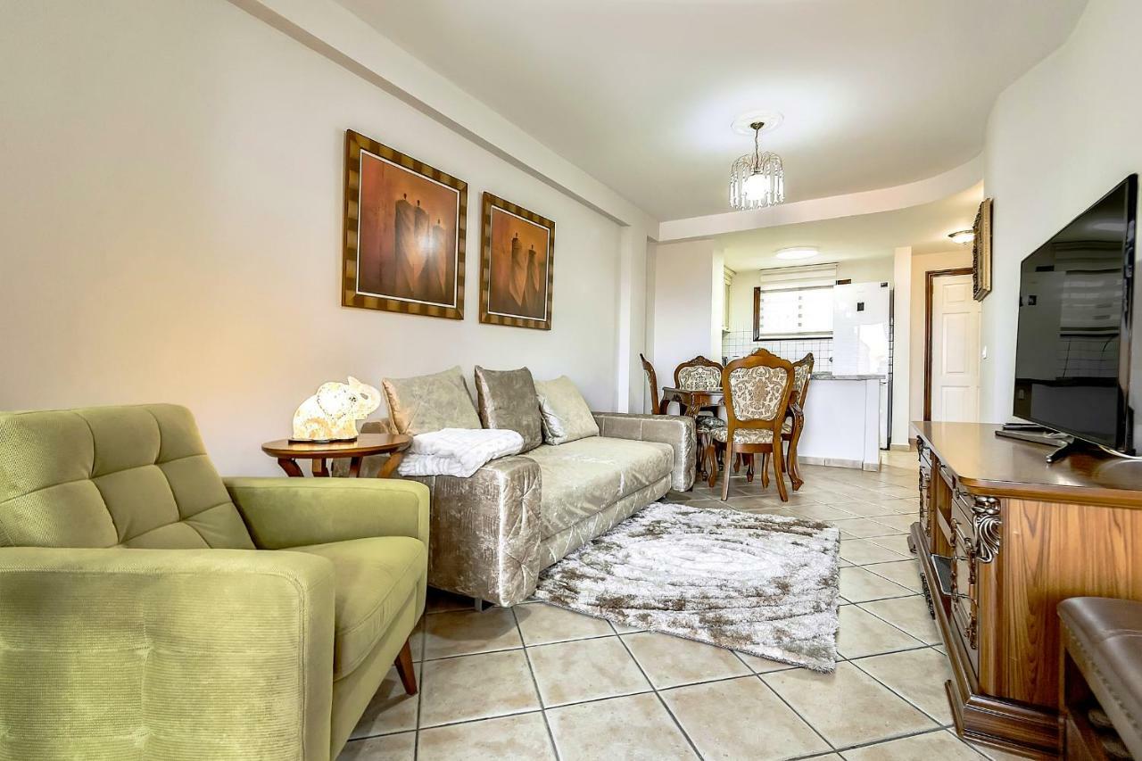Apartment Elite Palace Адехе Екстериор снимка