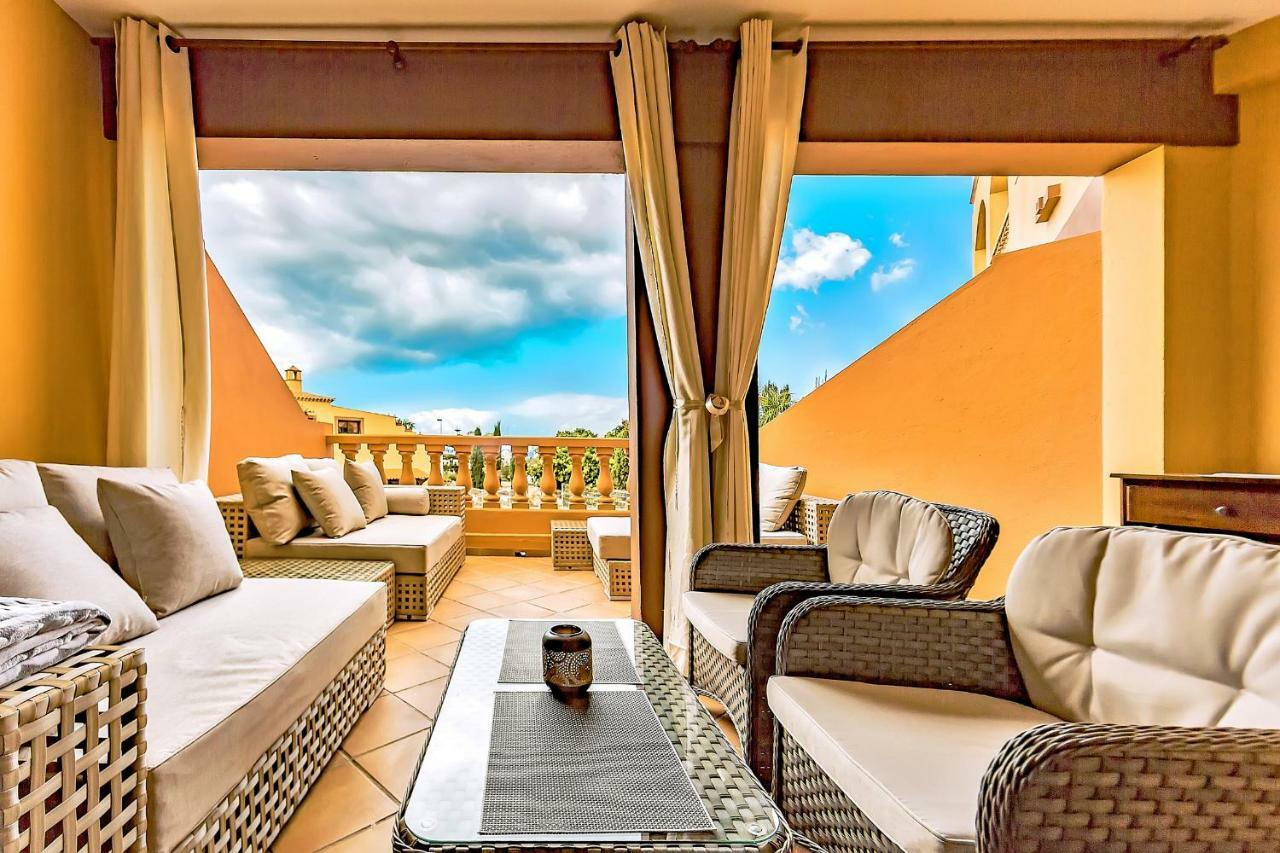 Apartment Elite Palace Адехе Екстериор снимка