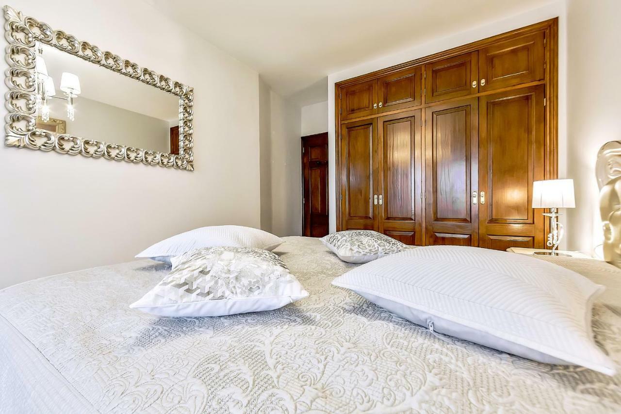 Apartment Elite Palace Адехе Екстериор снимка