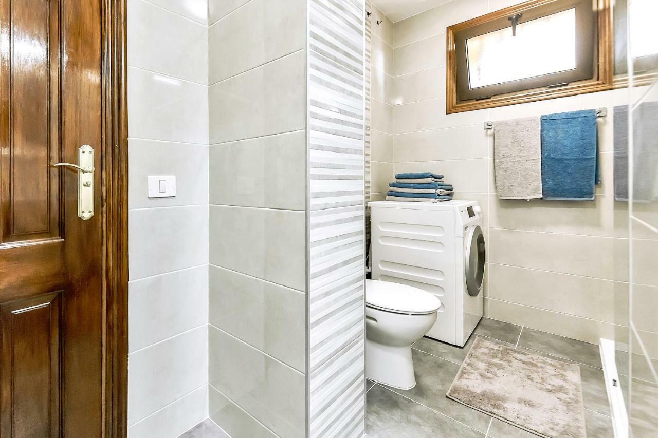 Apartment Elite Palace Адехе Екстериор снимка