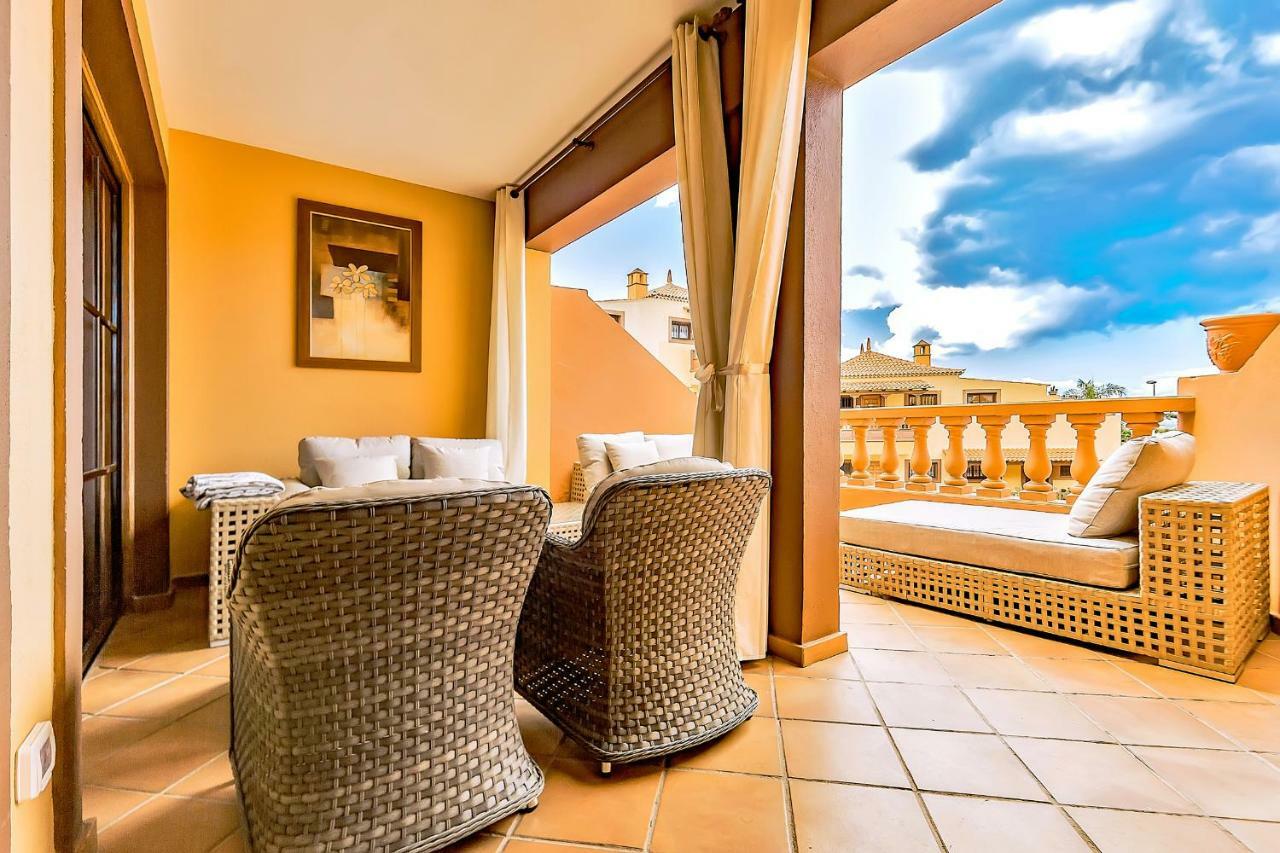Apartment Elite Palace Адехе Екстериор снимка